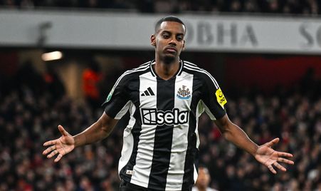 与勇士缠斗 与勇士缠斗